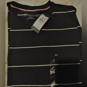 NWT
Tommy Hilfiger
Navy Blue T shirt